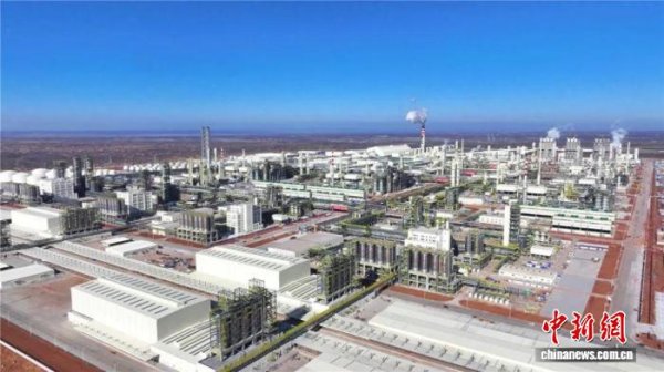 宏泰配资 通讯：从“黑色印象”到“绿色蝶变”的鄂尔多斯